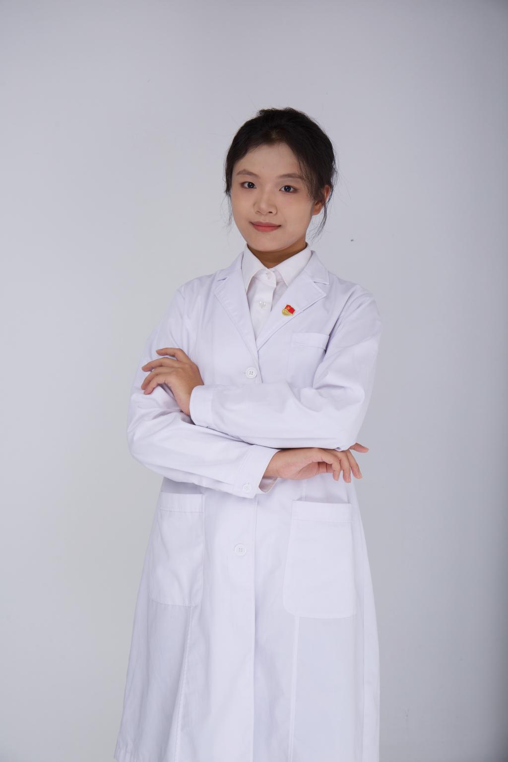 李雨璇.jpg